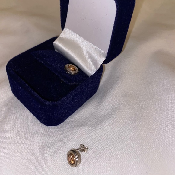 Stud earrings from boutique - Picture 2 of 2